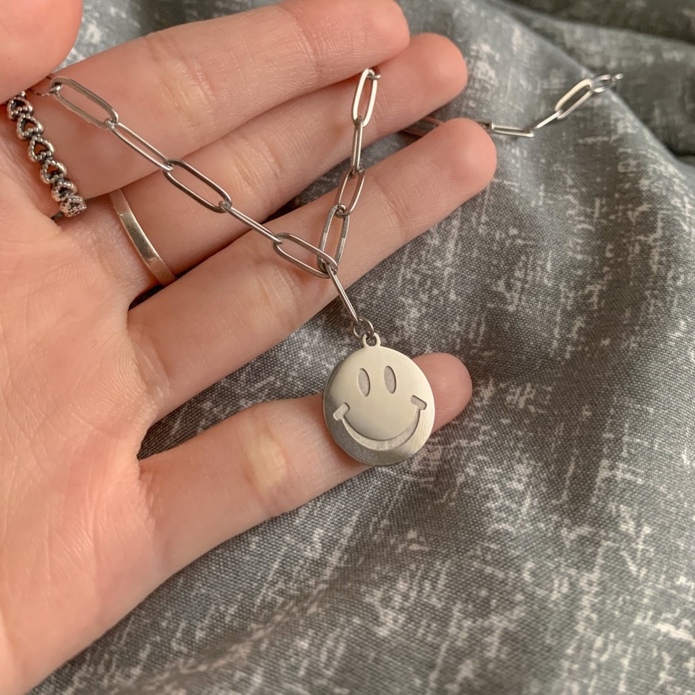 Silver smiley face - Picture 3 of 4